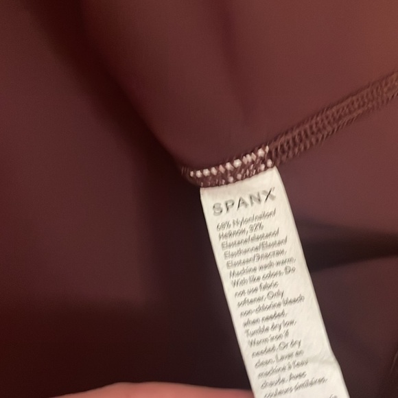 Spanx women’s size 2X tank shapewear burgundy red base top shirt round neck - Picture 3 of 6